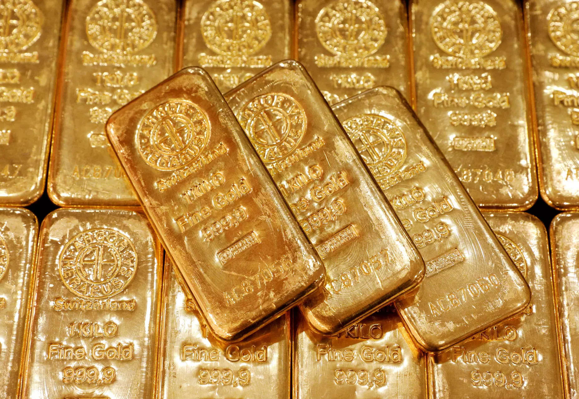 Gold prices recover as softer dollar lifts appeal